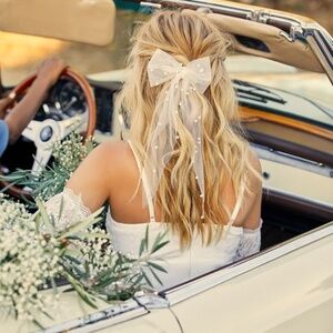 Mariella White Pearl Tulle Bow
